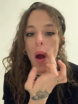 4lien online show from 04/05/26, 01:58