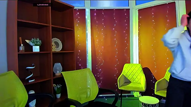 lole ti online show from 03/08/26, 07:28