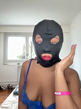 cassie miller velvet online show from 12/22/25, 11:18