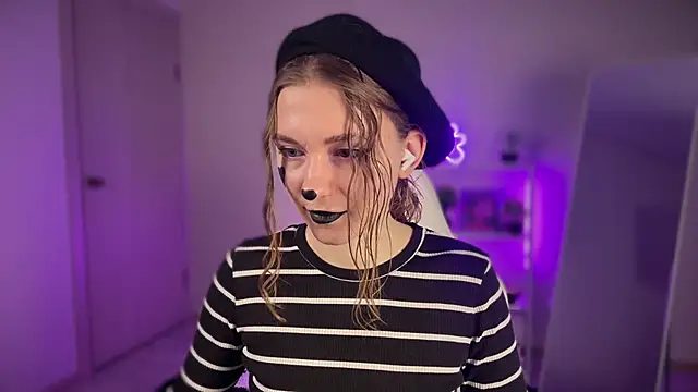 KellySunn online show from 03/27/26, 07:47