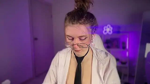 KellySunn online show from 04/13/26, 09:04