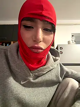 Snapshot of frecciablue chatting on 12/19/25, 06:15 frecciablue online show from 12/19/25, 06:15