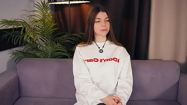 Snapshot of NeidaGowing chatting on 12/21/25, 08:10 NeidaGowing online show from 12/21/25, 08:10