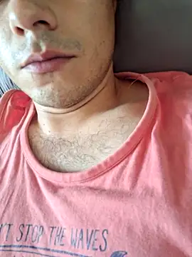 Snapshot of angelm123456 chatting on 12/19/25, 05:53 angelm123456 online show from 12/19/25, 05:53