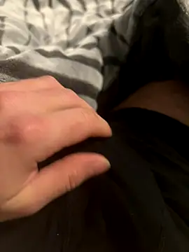 Snapshot of tgetshorny chatting on 12/19/25, 06:59 tgetshorny online show from 12/19/25, 06:59