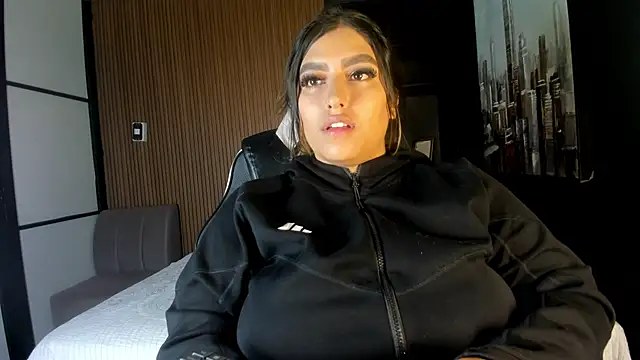 AmbarBrownn  online show from 04/13/26, 01:00