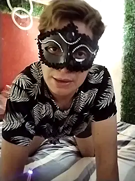 Snapshot of chicogay69 chatting on 12/20/25, 05:36 chicogay69 online show from 12/20/25, 05:36