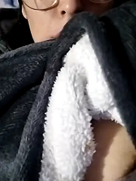 Snapshot of vanNe78 chatting on 12/21/25, 07:26 vanNe78 online show from 12/21/25, 07:26