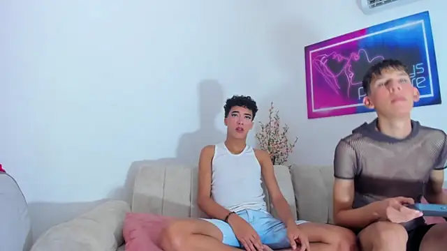 Snapshot of Pleasure_boys_hot chatting on 12/21/25, 08:16 Pleasure boys hot online show from 12/21/25, 08:16