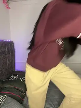 junorise23 online show from 04/19/26, 04:45