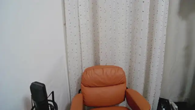 Snapshot of feifei2652 chatting on 12/20/25, 04:25 feifei2652 online show from 12/20/25, 04:25