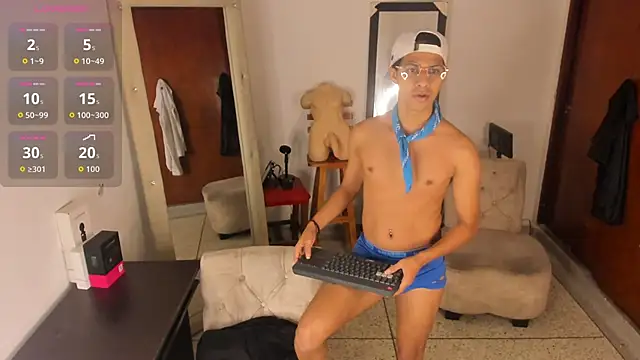 Victor LatinBoy online show from 04/10/26, 04:50