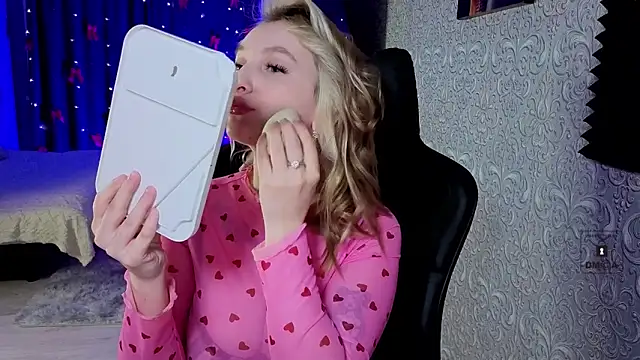 Snapshot of Eva_Vibe_ chatting on 02/15/26, 06:04 Eva Vibe online show from 02/15/26, 06:04