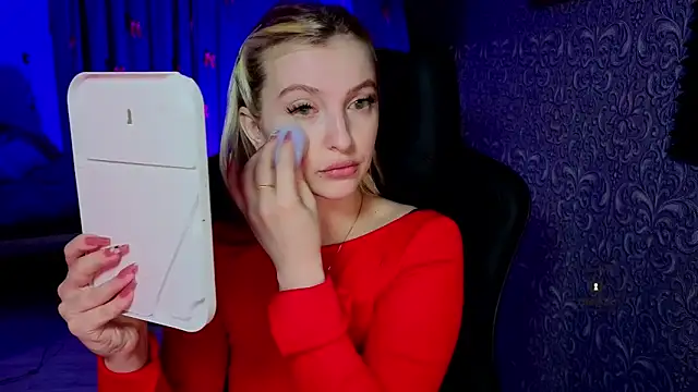 Snapshot of Eva_Vibe_ chatting on 02/24/26, 04:05 Eva Vibe online show from 02/24/26, 04:05