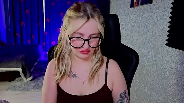 Snapshot of Eva_Vibe_ chatting on 02/26/26, 04:33 Eva Vibe online show from 02/26/26, 04:33