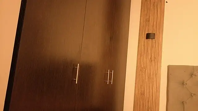 cute emmma online show from 04/15/26, 11:06