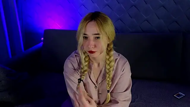 Snapshot of lilcozyvert_ chatting on 12/21/25, 10:39 lilcozyvert online show from 12/21/25, 10:39