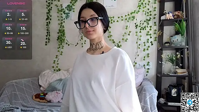 LeonaHinnes online show from 05/26/26, 10:00