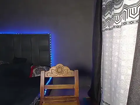 Snapshot of MAXIMILAINO-XXX chatting on 02/05/26, 11:42 MAXIMILAINO-XXX online show from 02/05/26, 11:42