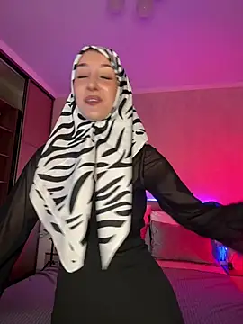 LuxBrunette  online show from 05/12/26, 06:10