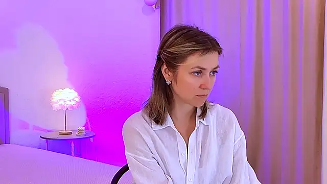 EmeraldGlow online show from 02/05/26, 03:05