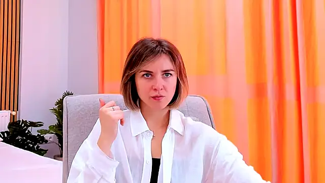 EmeraldGlow online show from 04/05/26, 02:58