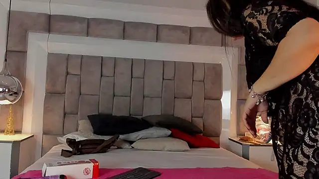 ElenaWatsonn online show from 01/15/26, 07:50