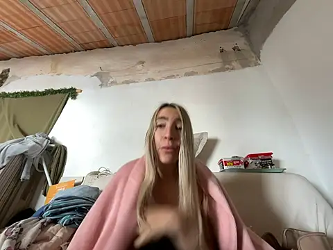 BarbieBlondieGirl online show from 01/09/26, 12:52