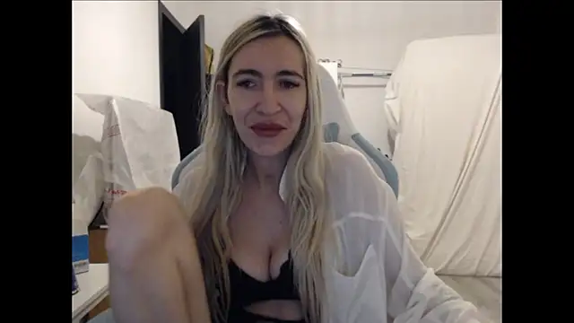 BarbieBlondieGirl online show from 02/22/26, 07:01