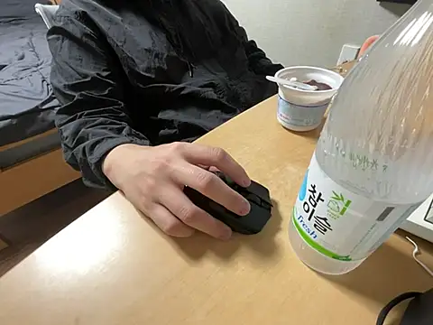 koreanbottom03 online show from 01/11/26, 10:42