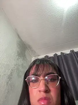 Snapshot of ValentinaEvanz chatting on 06/20/26, 08:11 ValentinaEvanz online show from 06/20/26, 08:11