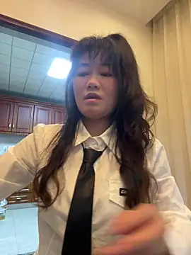 Molly-xiao online show from 04/12/26, 01:21