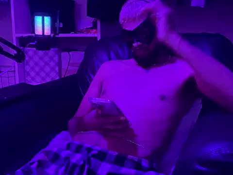 Snapshot of ricos2sexy chatting on 01/11/26, 03:11 ricos2sexy online show from 01/11/26, 03:11