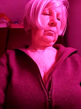 Snapshot of KlaudiaDarling chatting on 01/08/26, 06:37 KlaudiaDarling online show from 01/08/26, 06:37