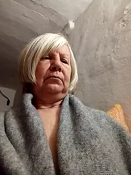 Snapshot of KlaudiaDarling chatting on 01/13/26, 03:34 KlaudiaDarling online show from 01/13/26, 03:34