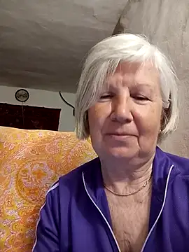 KlaudiaDarling online show from 04/05/26, 05:32