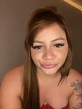 Snapshot of Isisbennett chatting on 04/16/26, 09:39 Isisbennett online show from 04/16/26, 09:39