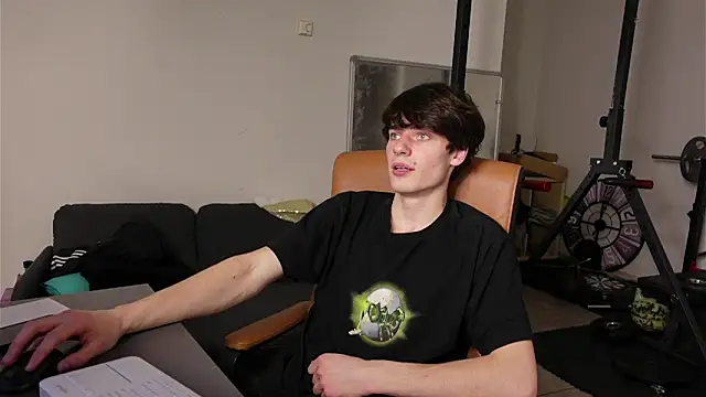 Snapshot of Daniel_Shawnn chatting on 01/11/26, 06:35 Daniel Shawnn online show from 01/11/26, 06:35