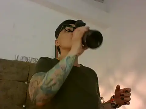 kat paradise online show from 02/05/26, 11:48