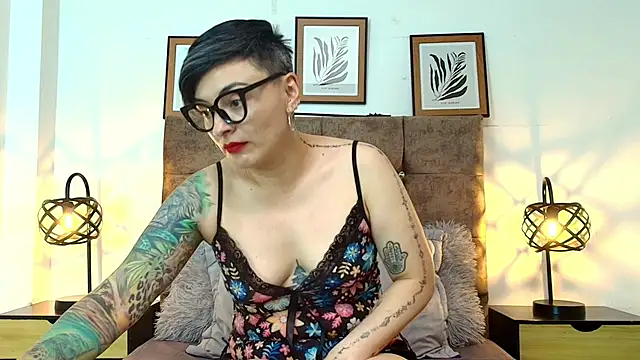 Snapshot of kat_paradise chatting on 07/06/26, 03:03 kat paradise online show from 07/06/26, 03:03