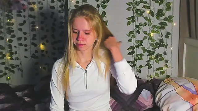 Cute Madam online show from 01/12/26, 10:59