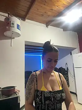 Snapshot of donatella07 chatting on 01/12/26, 12:16 donatella07 online show from 01/12/26, 12:16