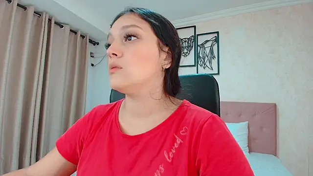 littlemolly walcott online show from 07/04/26, 08:48