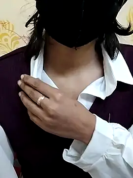 Snapshot of rukhsar_ chatting on 01/10/26, 05:42 rukhsar online show from 01/10/26, 05:42