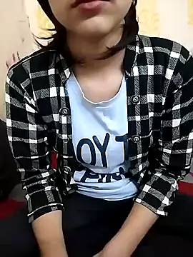 Snapshot of rukhsar_ chatting on 01/13/26, 06:18 rukhsar online show from 01/13/26, 06:18