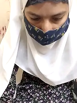 Snapshot of rukhsar_ chatting on 02/13/26, 06:42 rukhsar online show from 02/13/26, 06:42