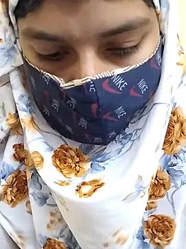 Snapshot of rukhsar_ chatting on 02/17/26, 05:48 rukhsar online show from 02/17/26, 05:48