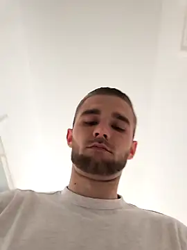 Benjamiinlt online show from 04/08/26, 01:22