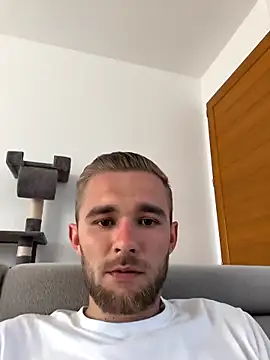 Benjamiinlt online show from 04/10/26, 04:44