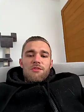 Benjamiinlt online show from 04/13/26, 09:59